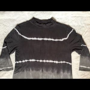 Fantastic Fawn grey and white tie-dye dress.